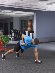 Dumbbell renegade row technique