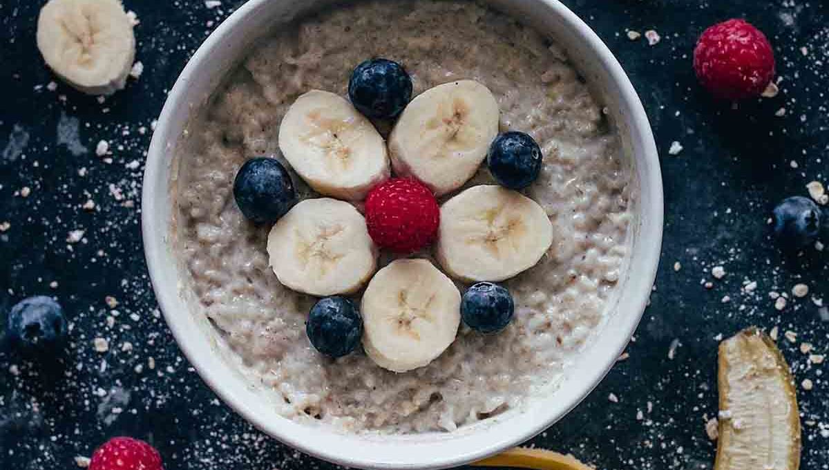 Protein porridge recipe muscle banana berries strawberry fat loss breakfast oats bowl