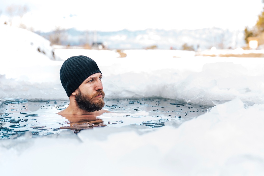 Ice bath cold water immersion man fitness health recovery